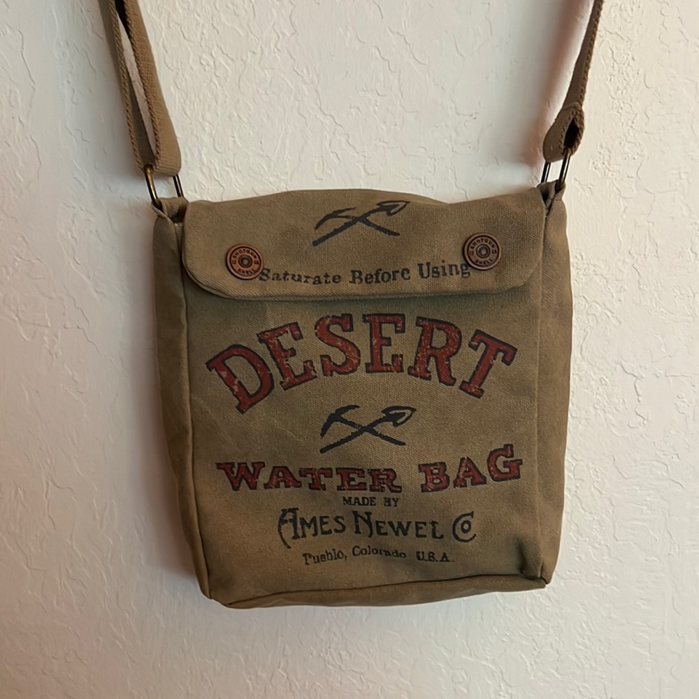 American Glory Desert Water Bag